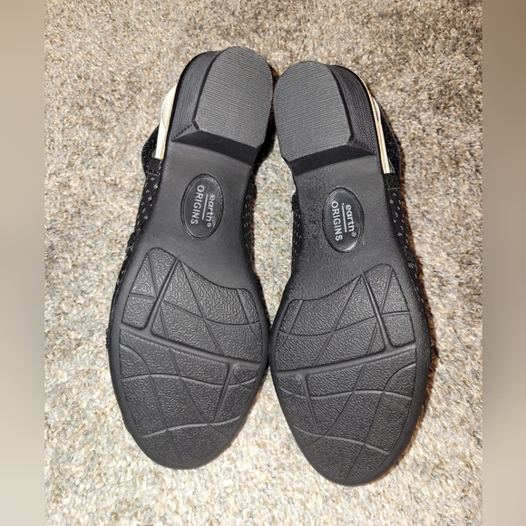 New without box EARTH origins wedge sandals - Picture 2 of 5
